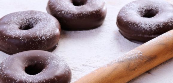 Surprise Your Guests With This  Tasty 3- Ingredient Chocolate Crunch Doughnuts