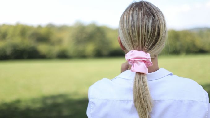 scrunchie-her-ponytail